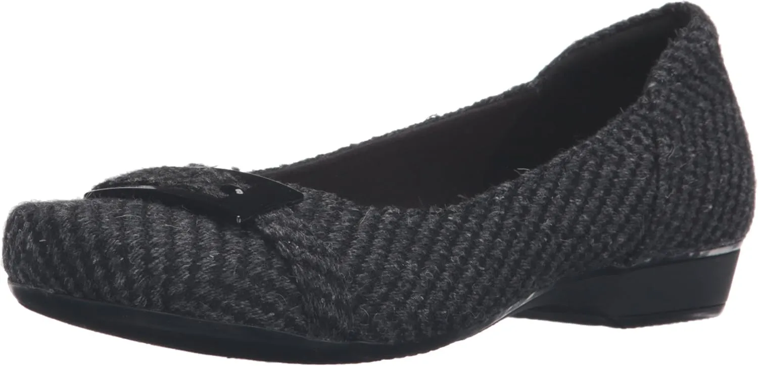 Clarks Women's Blanche West Flat