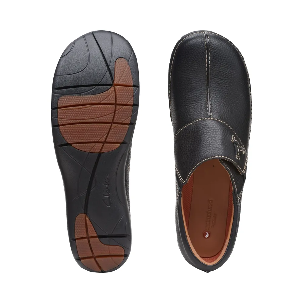 Clarks Women's Un Loop Ave Smooth Leather Slip On (Black)
