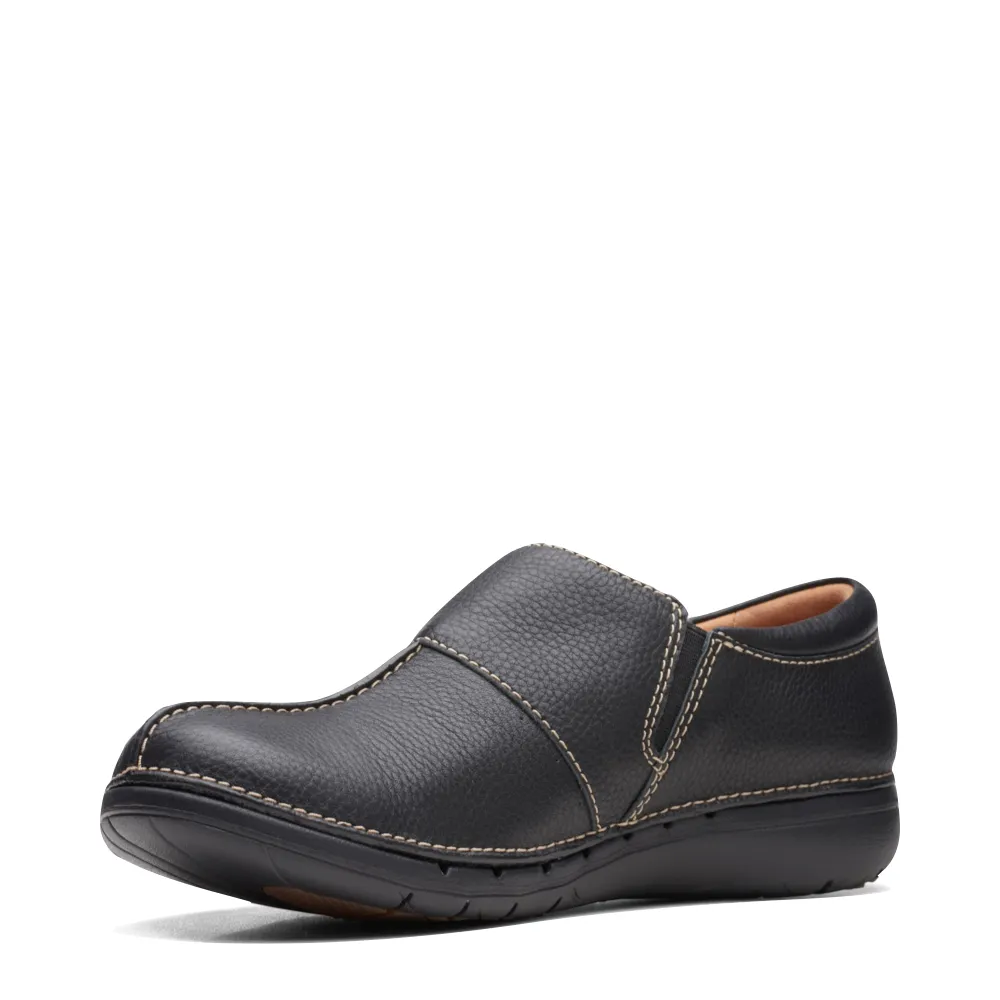Clarks Women's Un Loop Ave Smooth Leather Slip On (Black)
