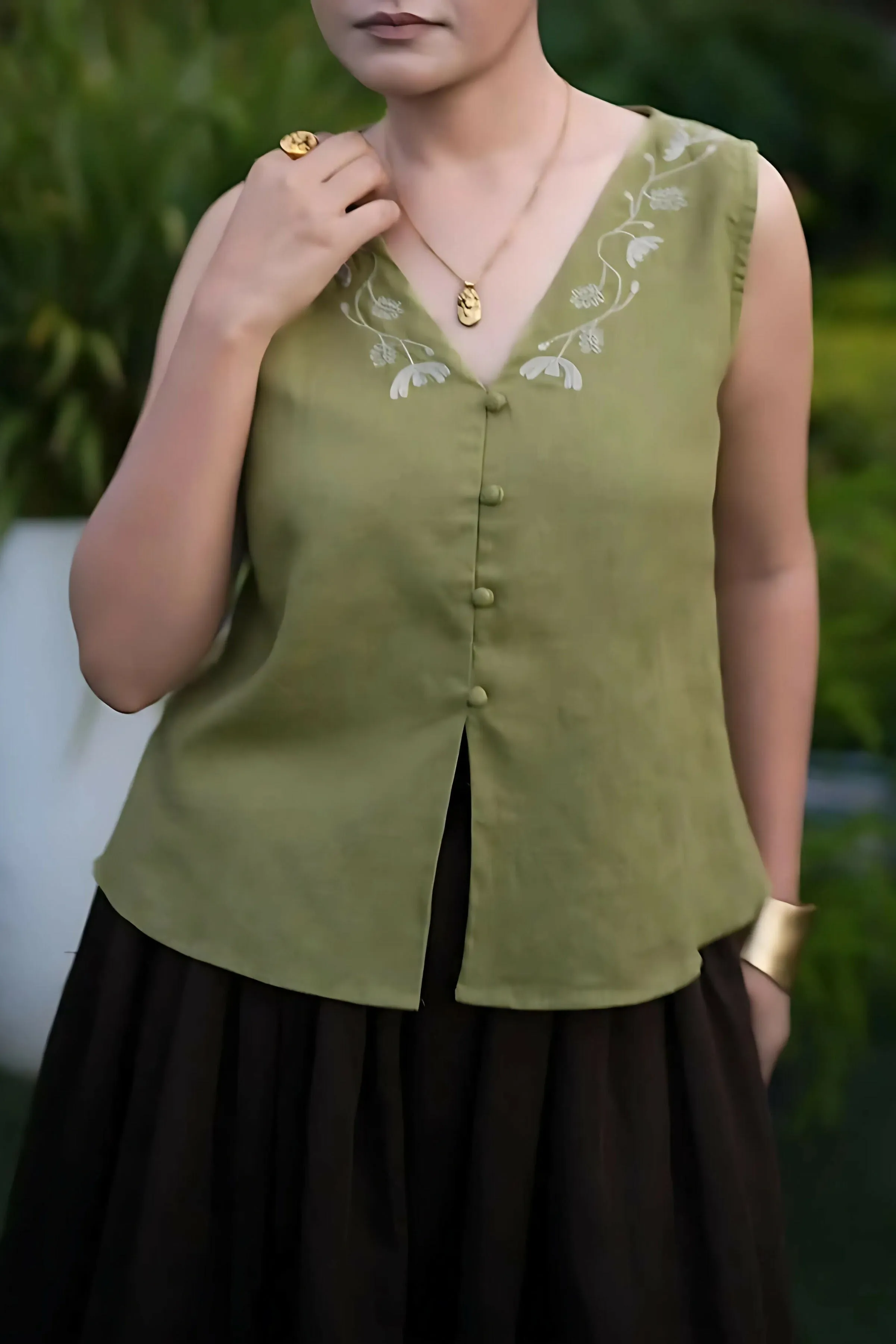 Embroidered V-Neck Poem Linen Top
