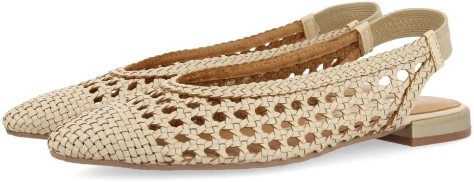 GIOSEPPO Women's Undercut Ballet Flat