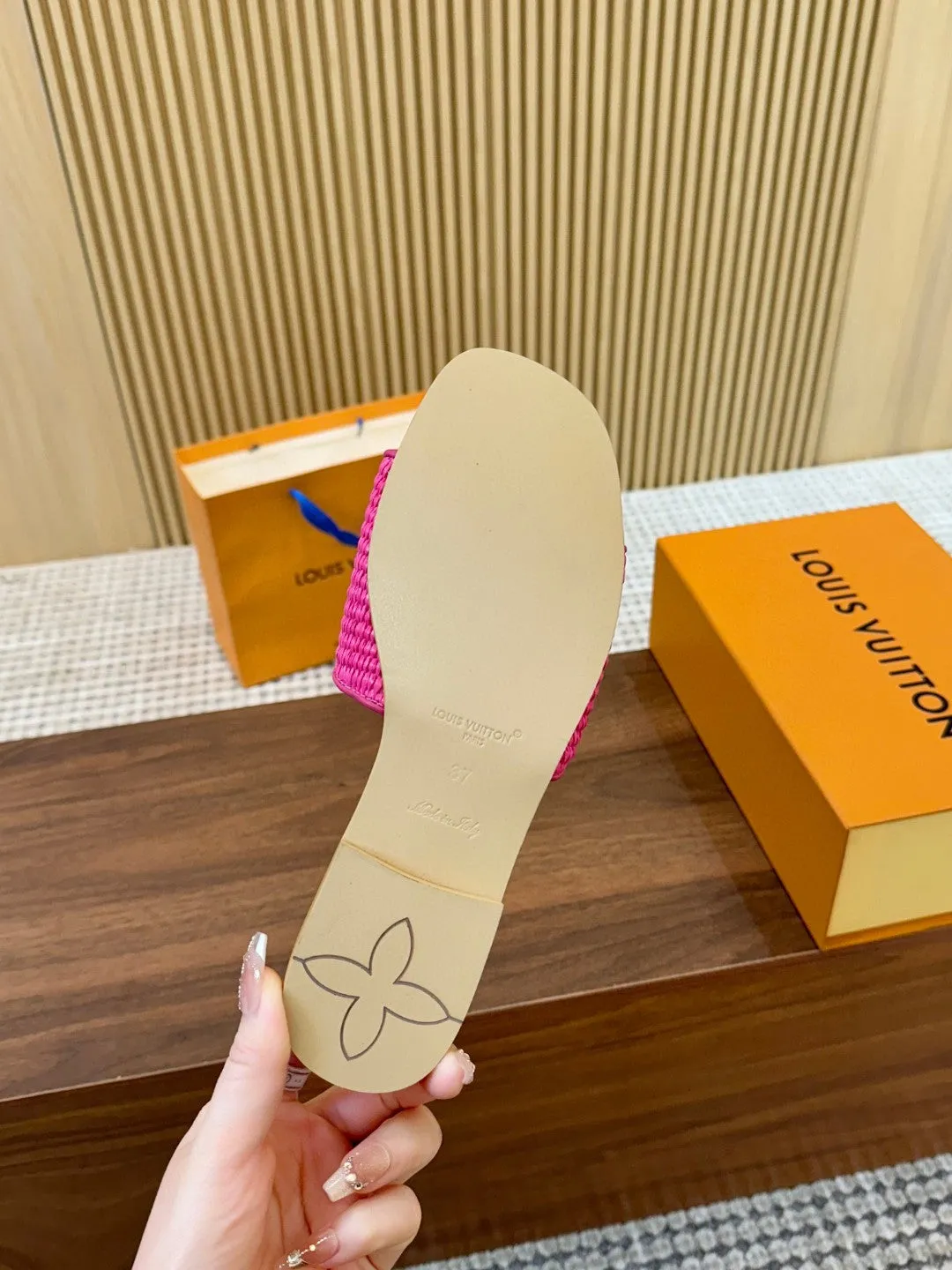 Louis Revival Vuitton 5G-enabled Flat Mule Specially designed