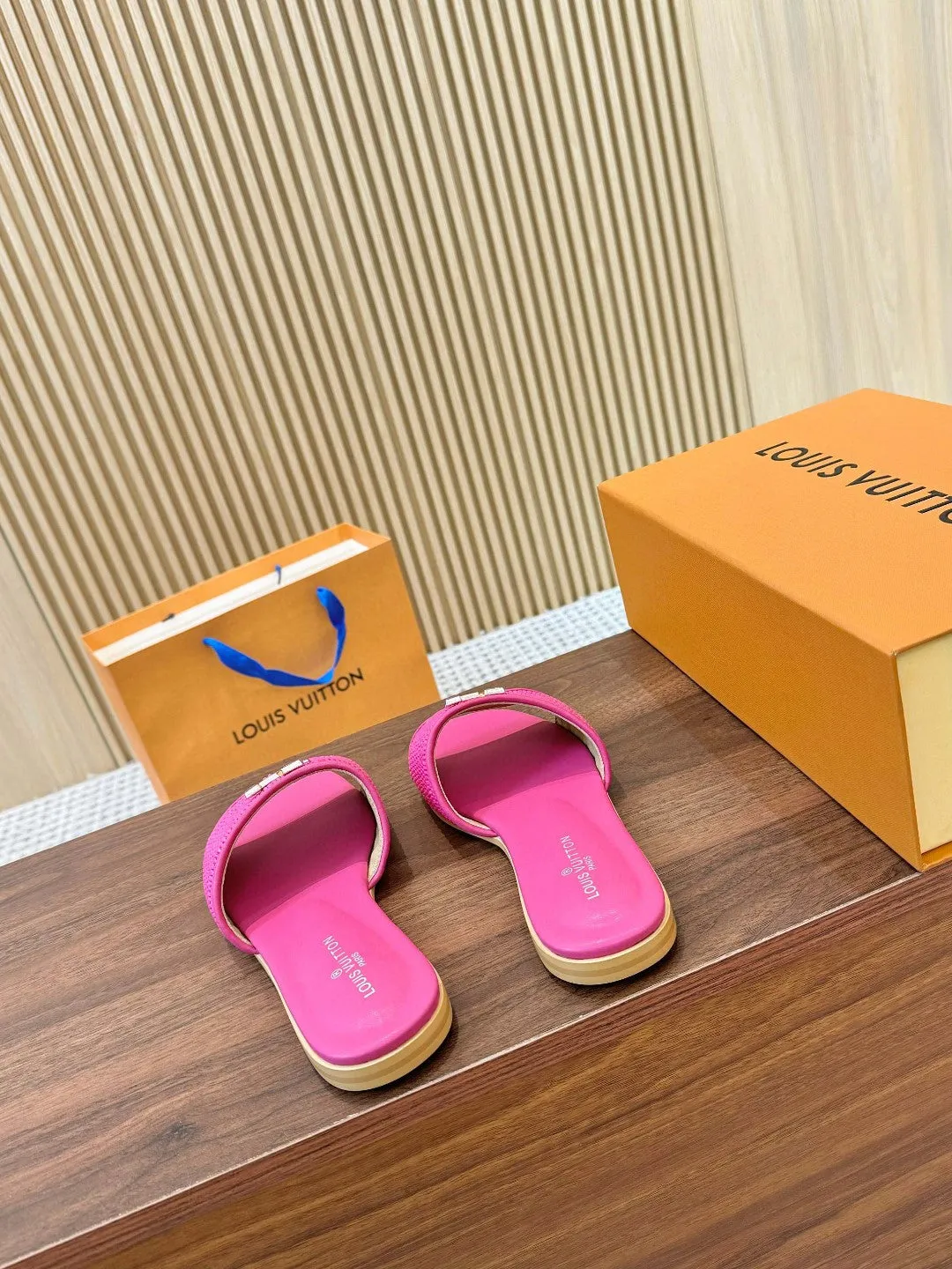 Louis Revival Vuitton 5G-enabled Flat Mule Specially designed