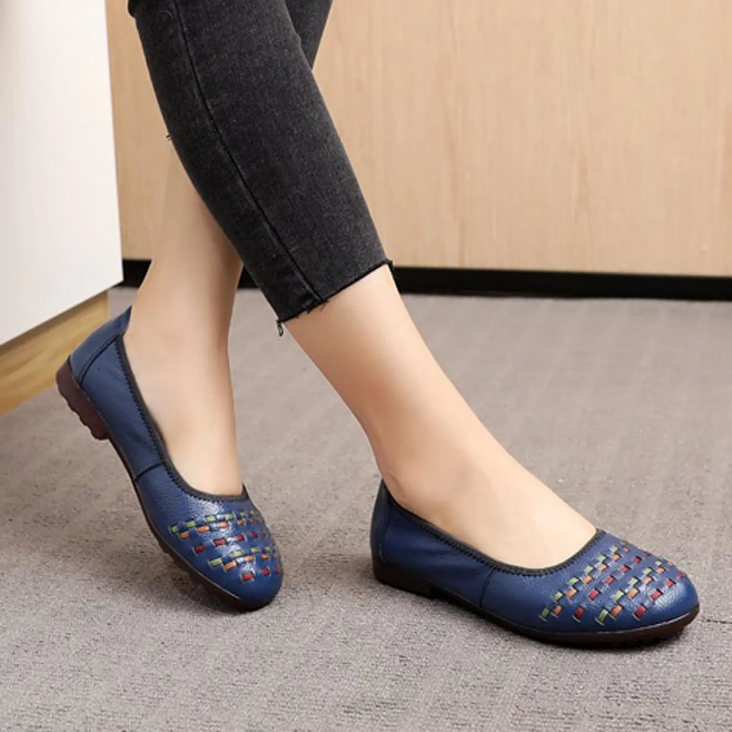 LUXINYU Women's Slip on Flats,Round Toe Hallow Flat Shoes, Soft Comfortable Cowhide Soft-soled Flats
