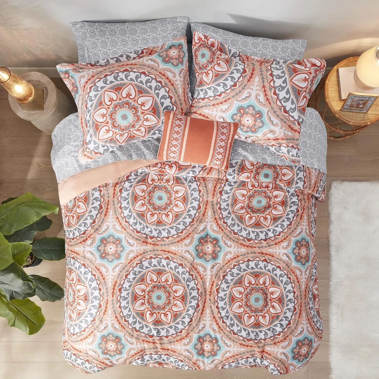 Madison Park Essentials Serenity Bed in a Bag Comforter Set, Medallion Damask Design, All Season Bedding with Cotton Sheet Set, Bedskirt, Twin(68"x86"), Coral 7 Piece