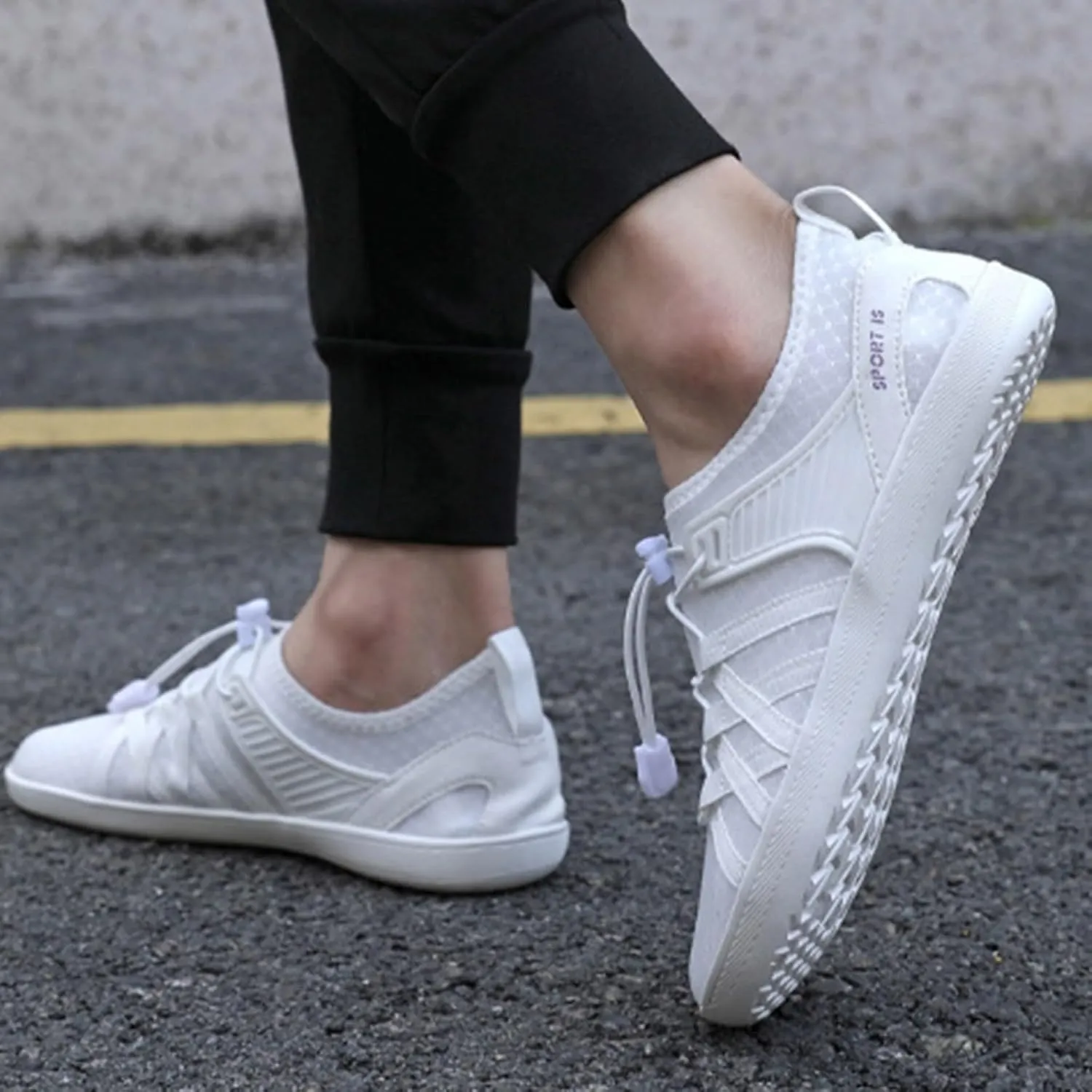 Mens Casual Adjustable Lace-Up Sneakers Breathable Mesh Lightweight Comfortable Walking Shoes Non Slip Design for Running & Gym Training Black Indoor Sneaker for Men