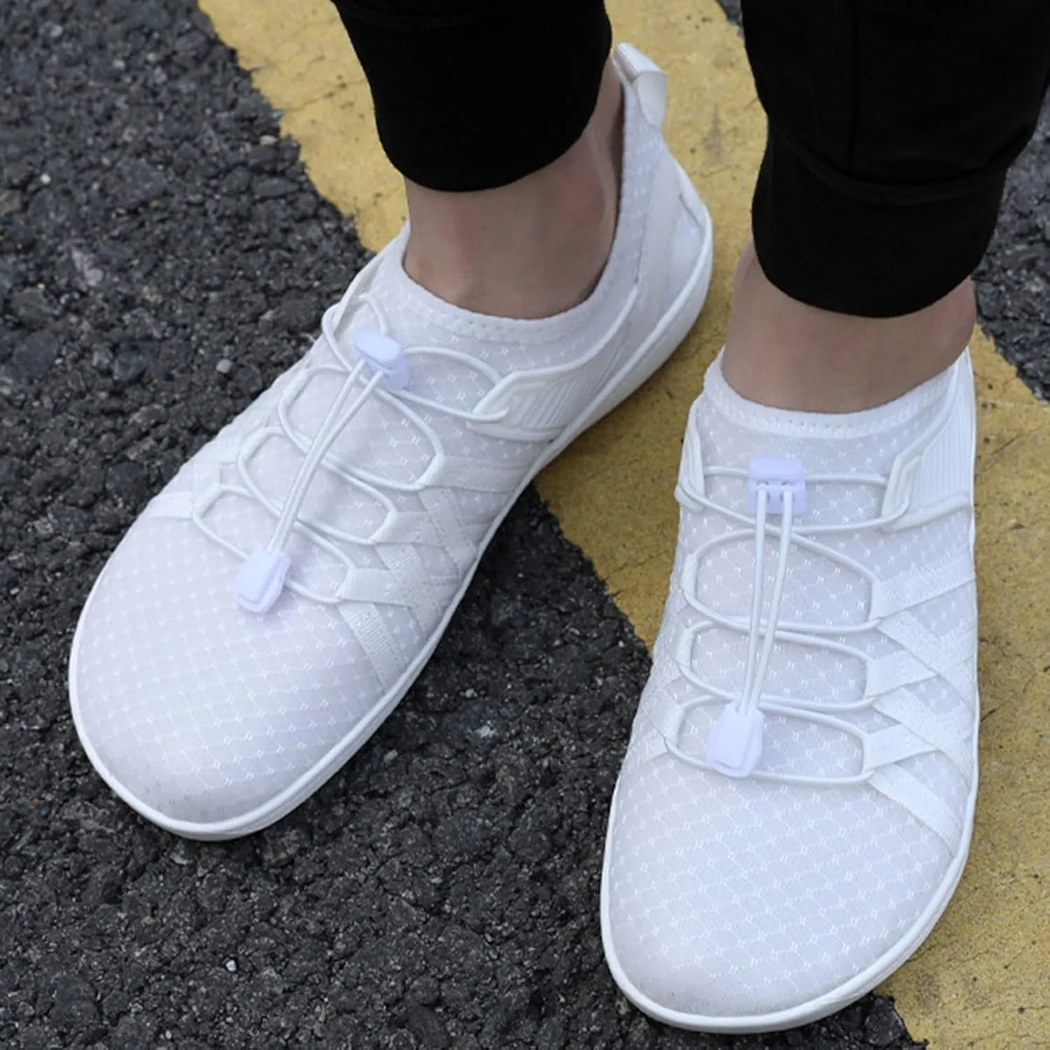 Mens Casual Adjustable Lace-Up Sneakers Breathable Mesh Lightweight Comfortable Walking Shoes Non Slip Design for Running & Gym Training Black Indoor Sneaker for Men