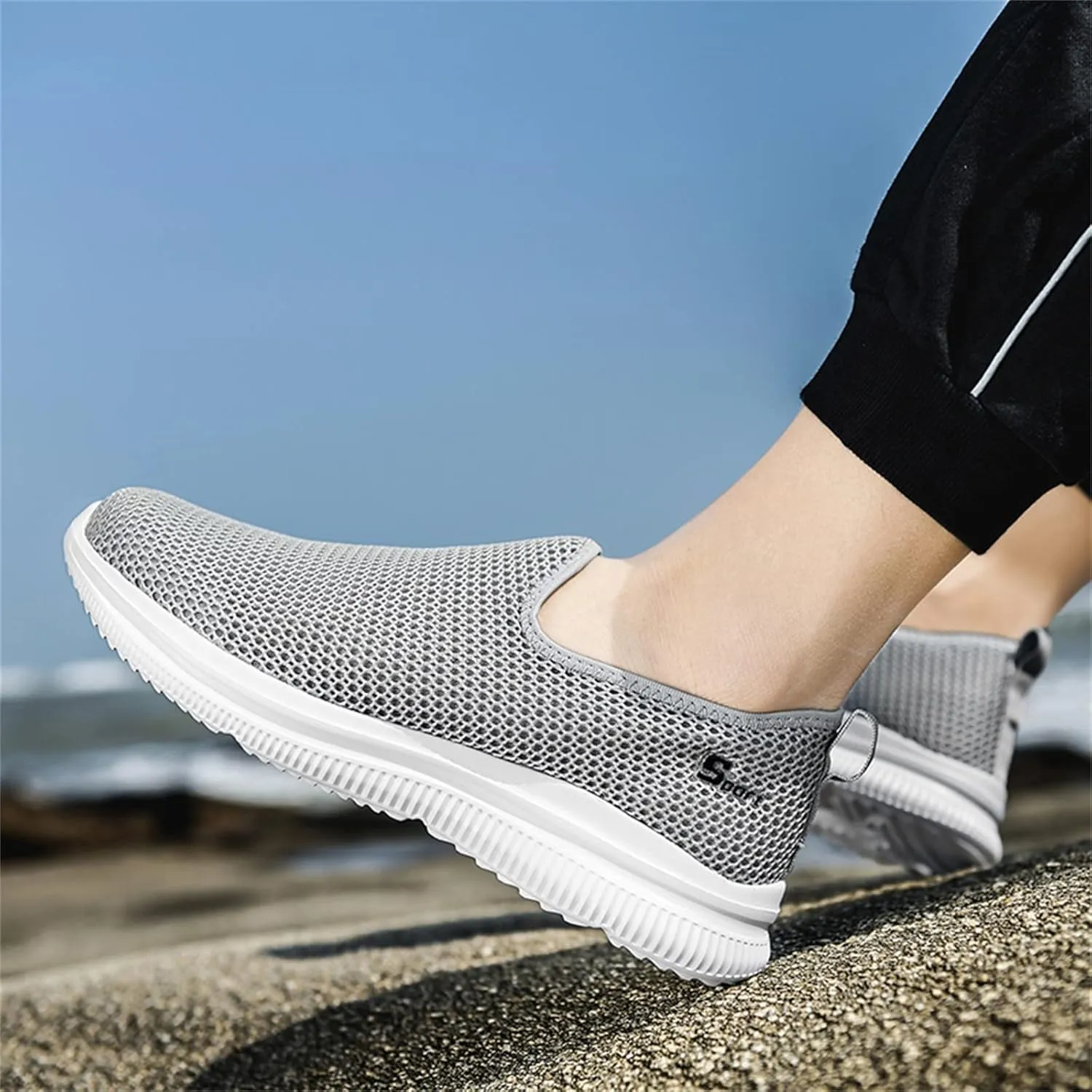 Men's Mesh Slip-On Loafers, Classic Stylish Sneakers, Flat-Soled Casual Lightweight Slipper Comfortable Breathable Walking Shoes, Soft Non-Slip Sole