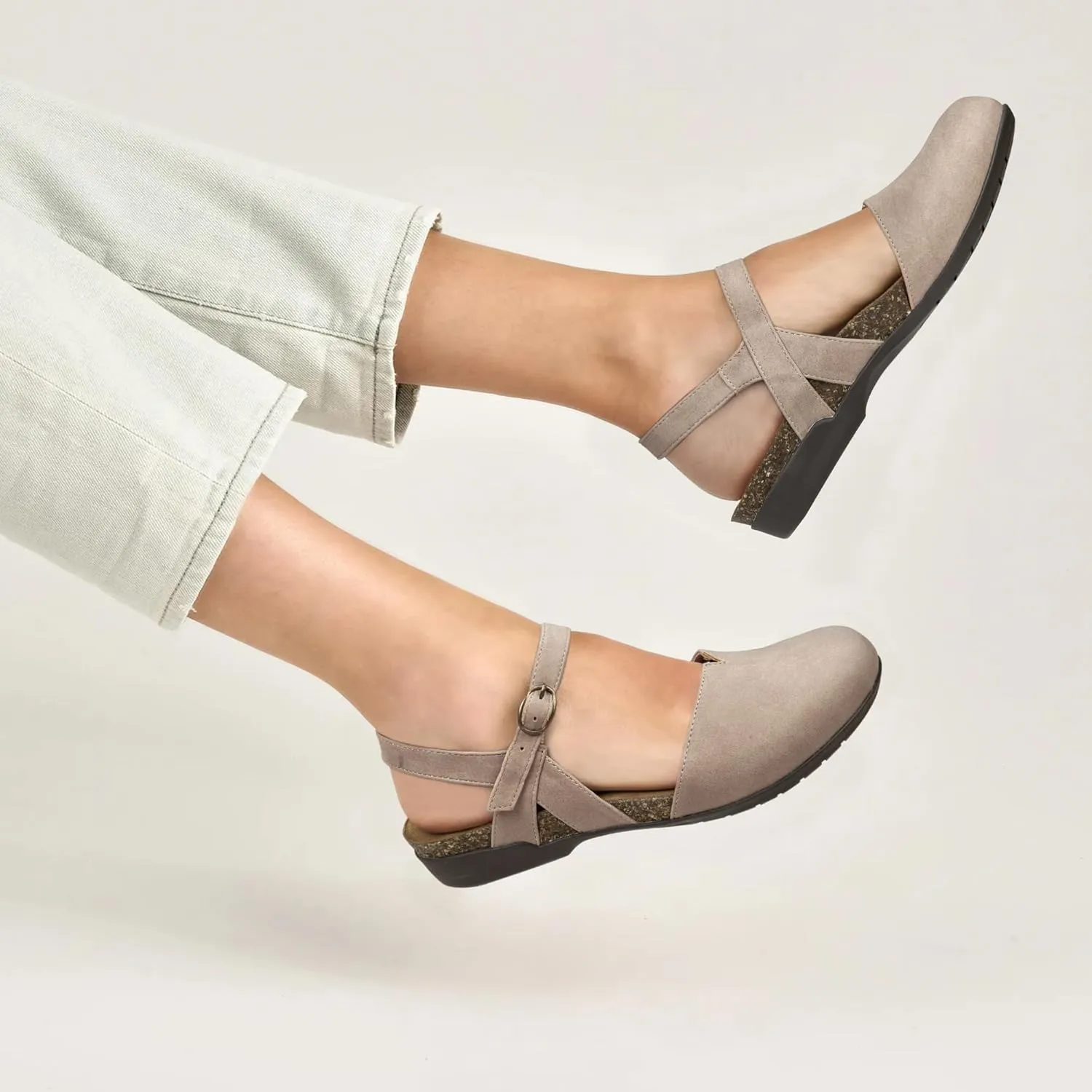 PARTY Closed Toe Sandals Women, Barefoot Arch Support Flat Sandals for Office Work and Travel with Comfortable Cork Footbed