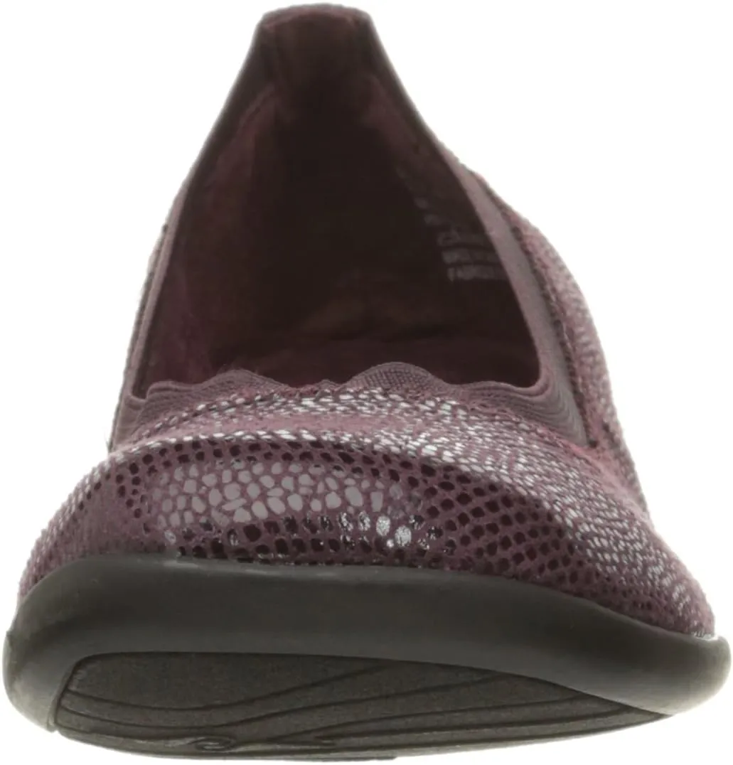 Soft Style by Hush Puppies Women's Rogan Flat