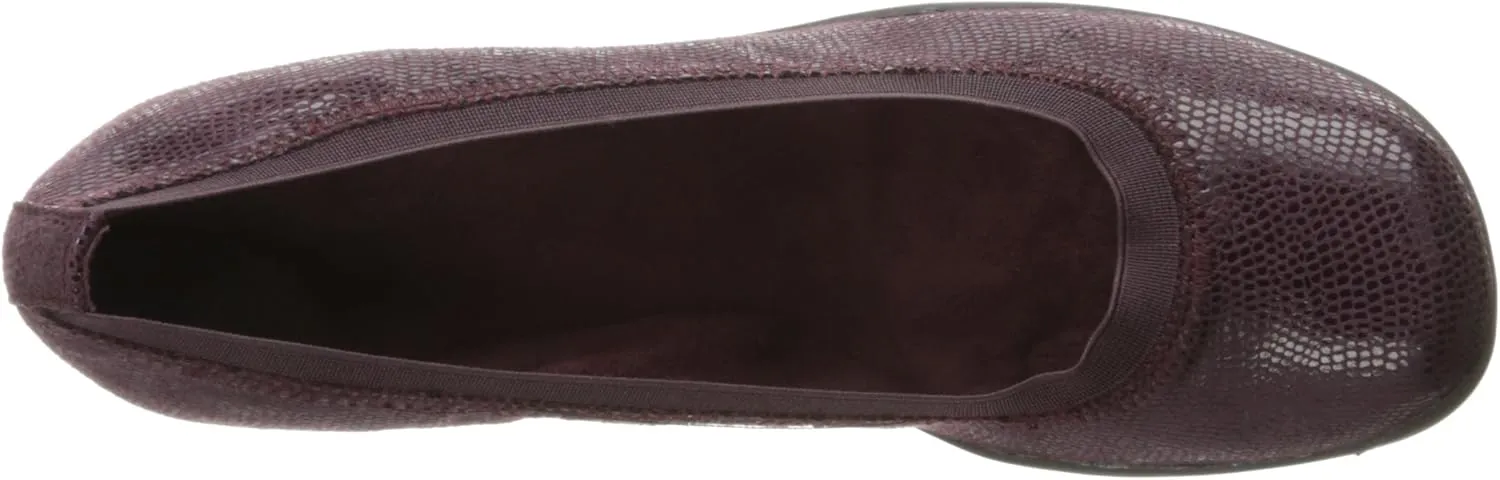 Soft Style by Hush Puppies Women's Rogan Flat