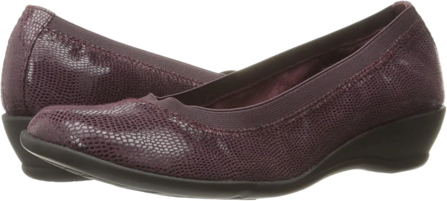 Soft Style by Hush Puppies Women's Rogan Flat