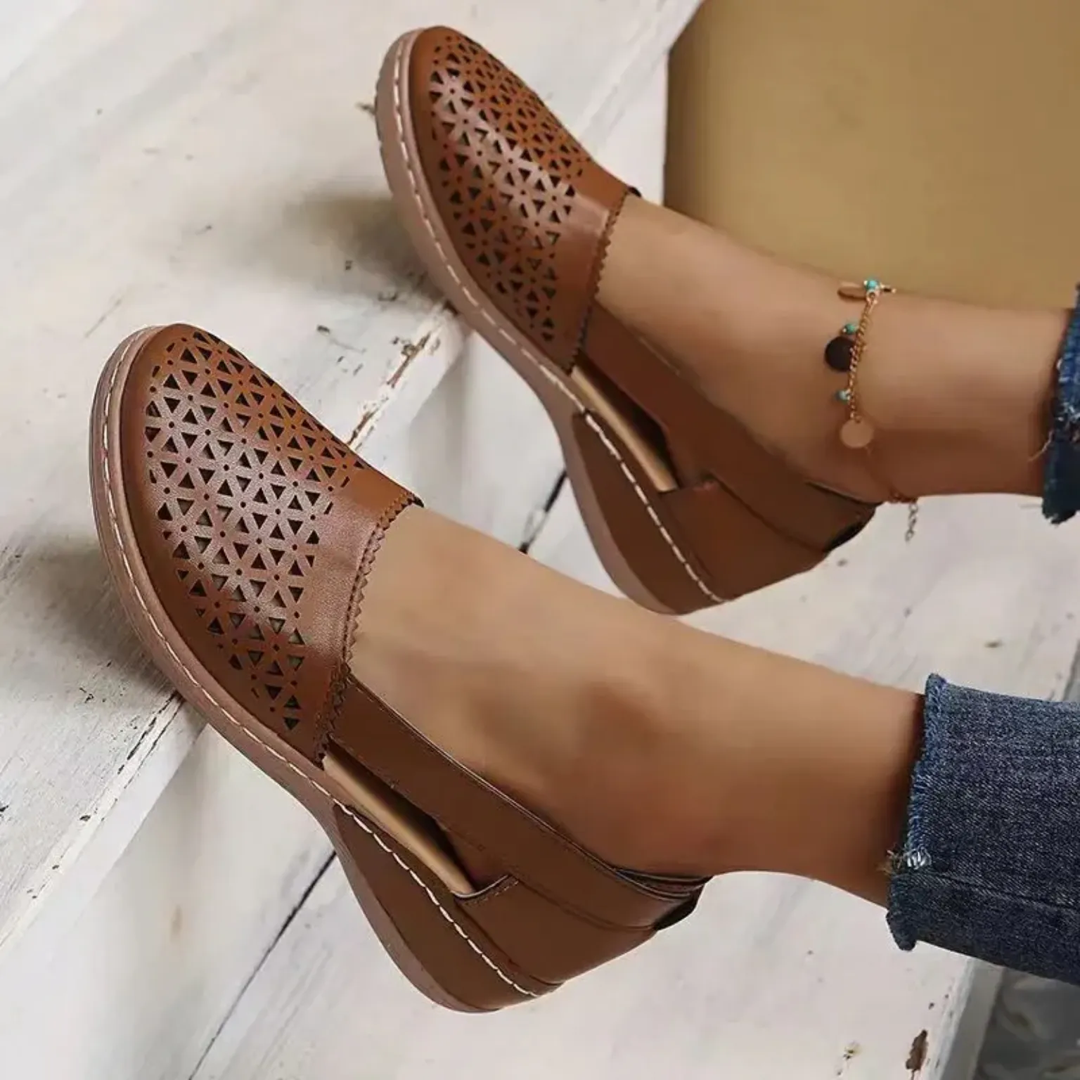 Solenn - Unkomplizierte Perforierte Wedge Espadrilles flache Schuhe