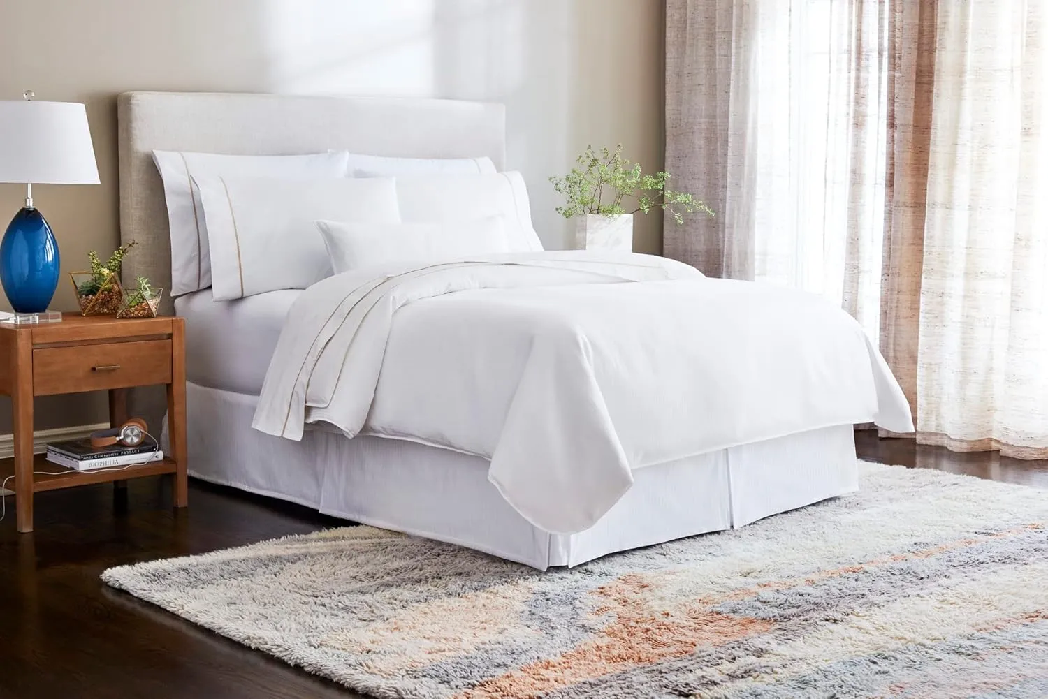 Westin Ultra Luxe Middle Sheet - Soft, Luxurious 600 Thread Count Cotton Flat Sheet - White with Taupe Trim - King (112" x 103")