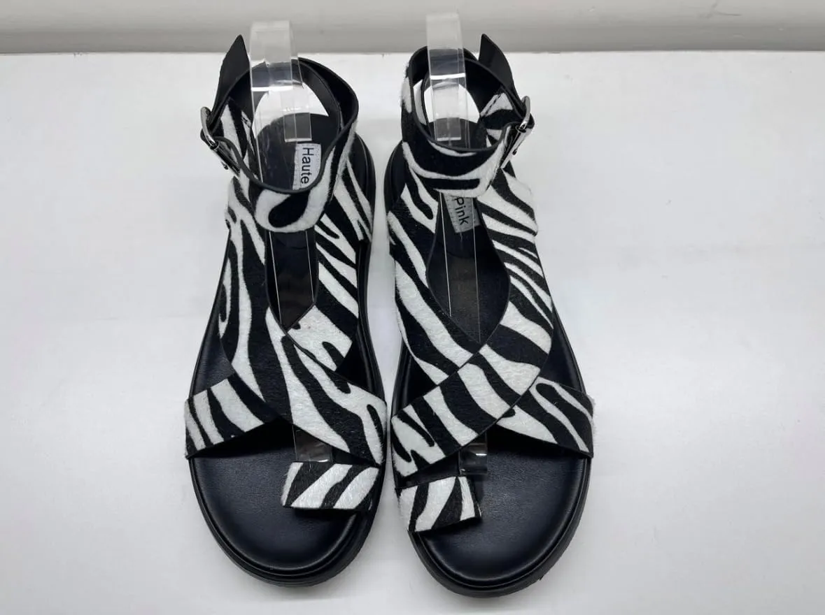 Women's Sandals with Cross Strap, Comfortable Footbed Sole, Flat Heel - Stylish and Supportive Casual Footwear for All-Day Comfort and Fashionable Summer Looks
