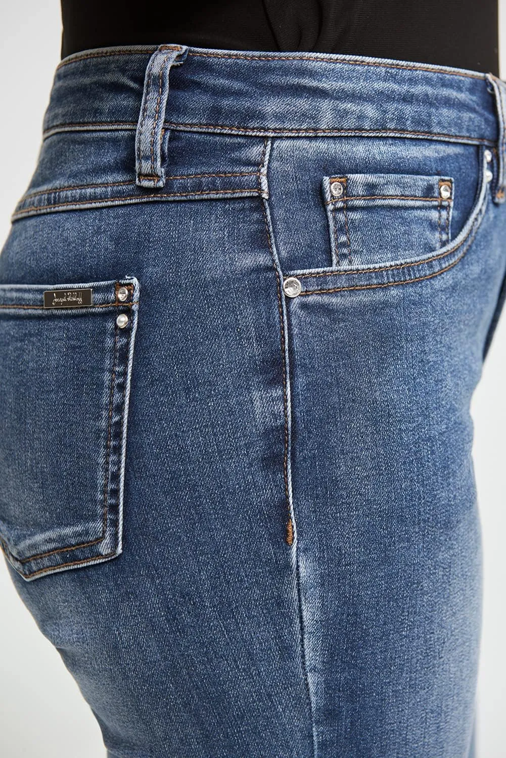 Women's Straight Leg Jeans Style 213942