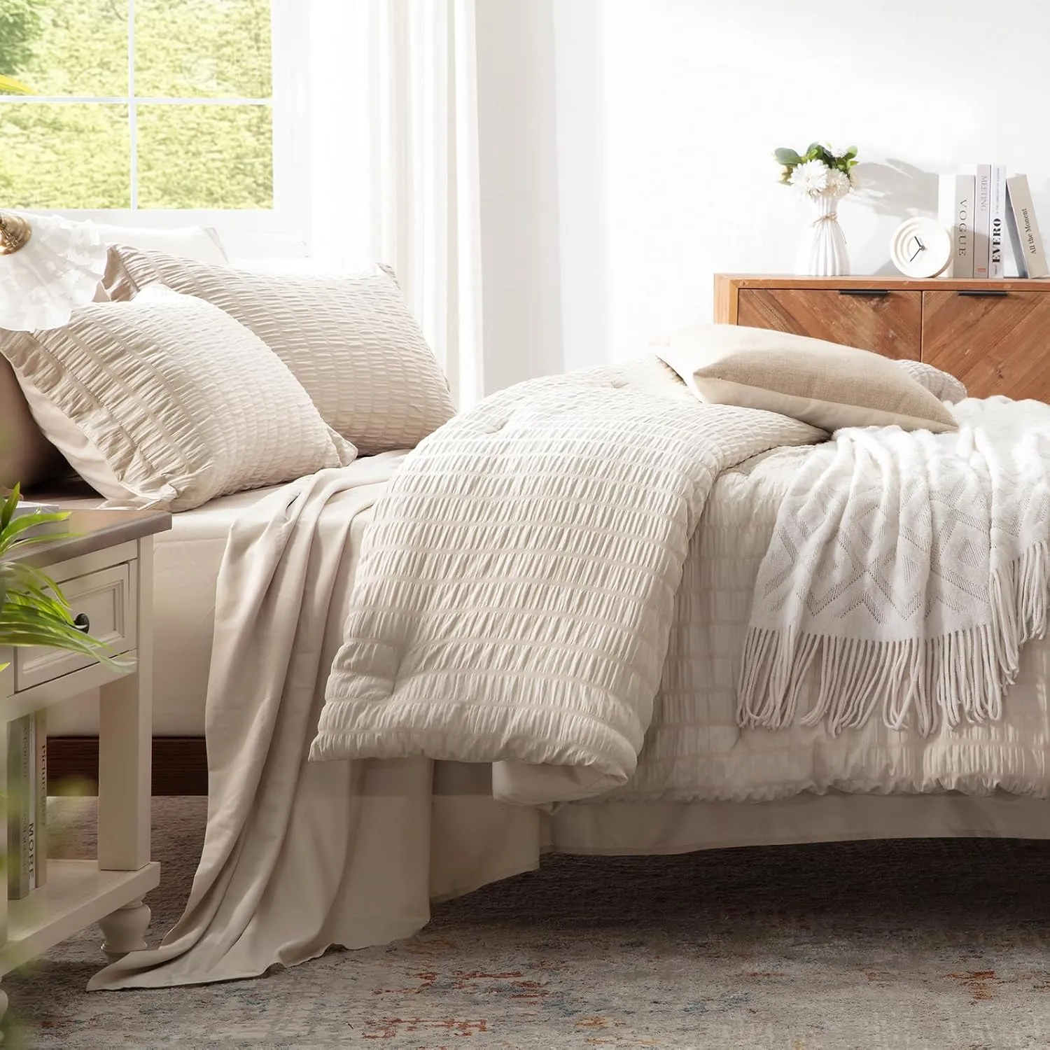 Zzlpp Beige Queen Comforter Set 7 Pieces, Seersucker Bed in a Bag for Bedroom, All Season Bedding Sets with 1 Comforter, 2 Pillow Shams, 2 Pillowcases, 1 Flat Sheet, 1 Fitted Sheet